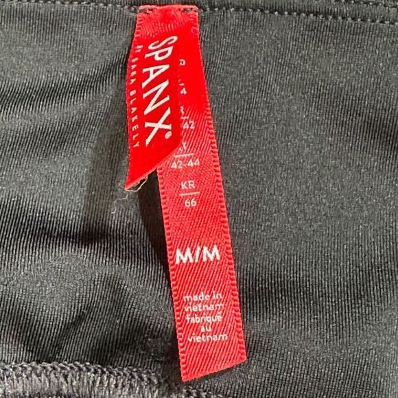 Spanx Ready-to-Wow Faux Leather Leggings - Picture 3 of 6